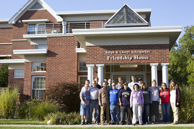 Farklı Gelişen Bireylere Yardım Etmenin En İyi Yolu: Onlarla Yaşamak - PsikoGözlük