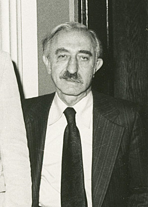 Milton Rokeach Günümüzde de pek tanınmışlığı olmayan bir psikolog olan Milton Rokeach; yaptığı sıra dışı çalışmayı “The Three Christ of Ypsalanti” ismiyle 1964'te kitap olarak yayımlar. Kitabın ilk basımından 53 yıl sonra, 2017’de “Üç Mesih (3 Christs)” ismi ile film izleyicilerin beğenisine sunulur. İsa olduklarına inanan üç yatılı hastayı yan yana getirerek, sanrılarından birbirlerinin yardımı ile kurtarmayı amaçlayan bu çalışmanın konusu, popüler psikoloji meraklılarının ilgisini uyandıracak türden.Filmden önce veya sonra bu ilginç öykünün arka planını merak edenler için hazırladığım yazı işte karşınızda!