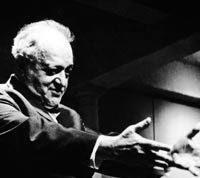 Psikiyatriye Kahkahayı Getiren Adam: J.L. Moreno Psikiyatriye Kahkahayı Getiren Adam: J.L. Moreno - PsikoGözlük